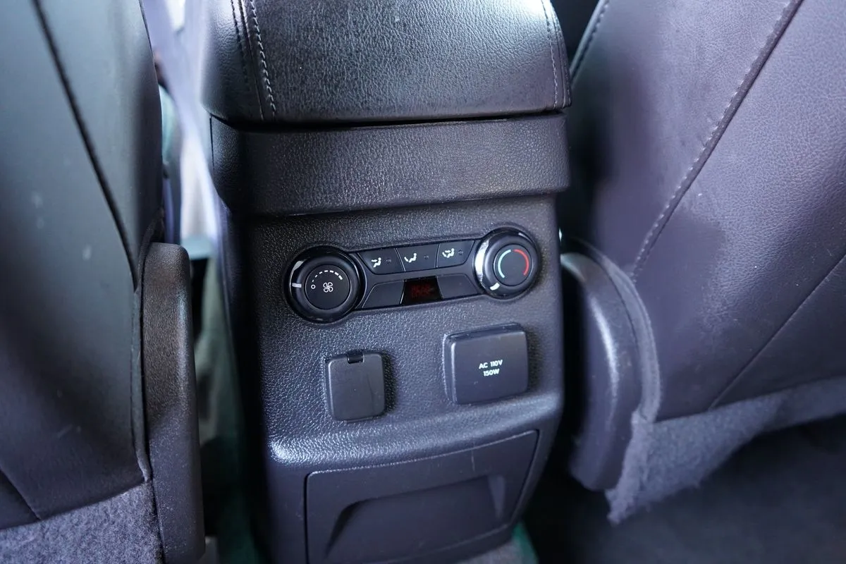 Ford Explorer photo 34
