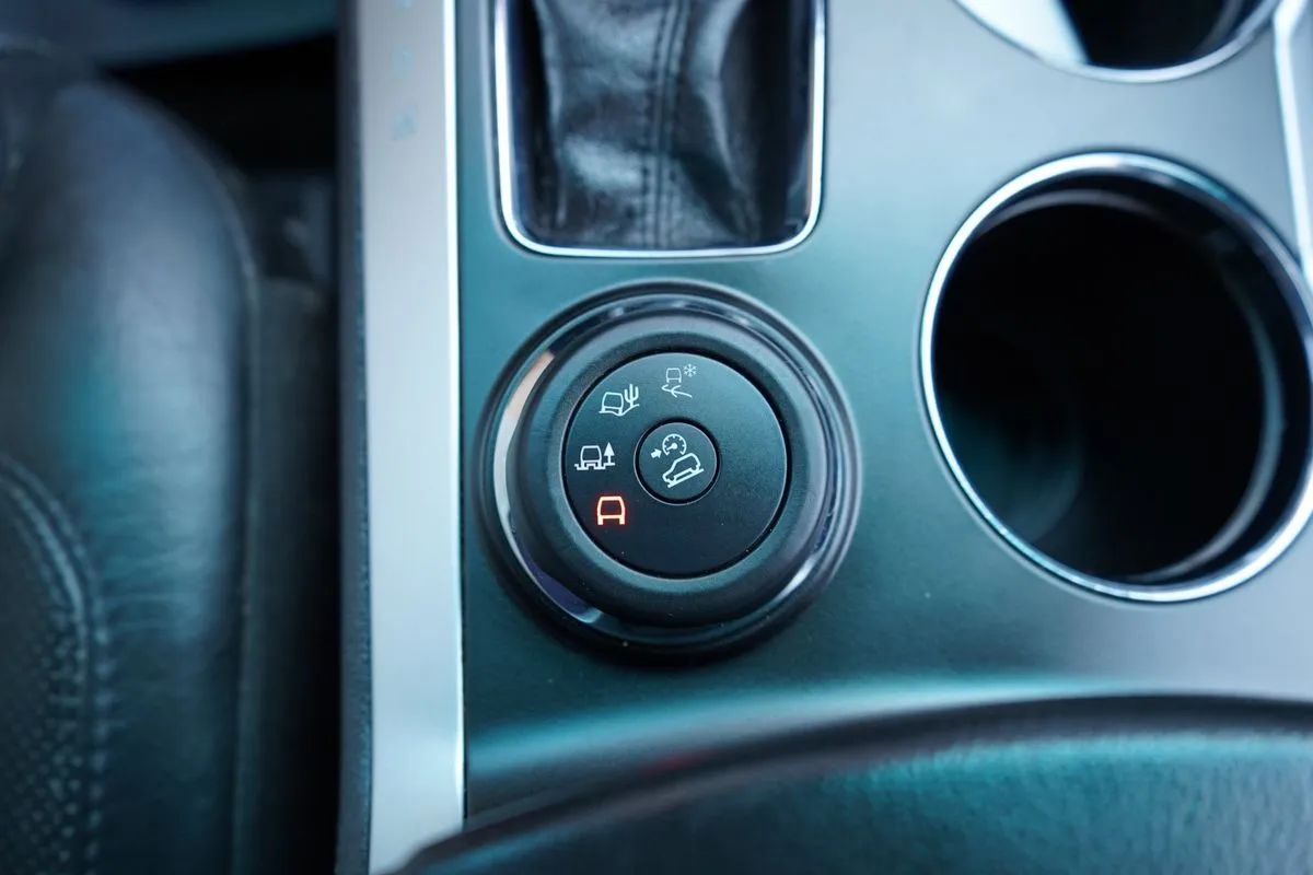 Ford Explorer photo 27