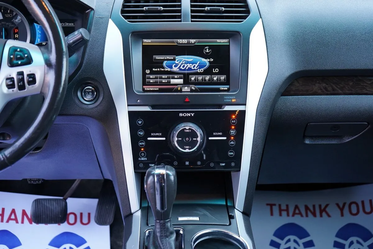 Ford Explorer photo 19