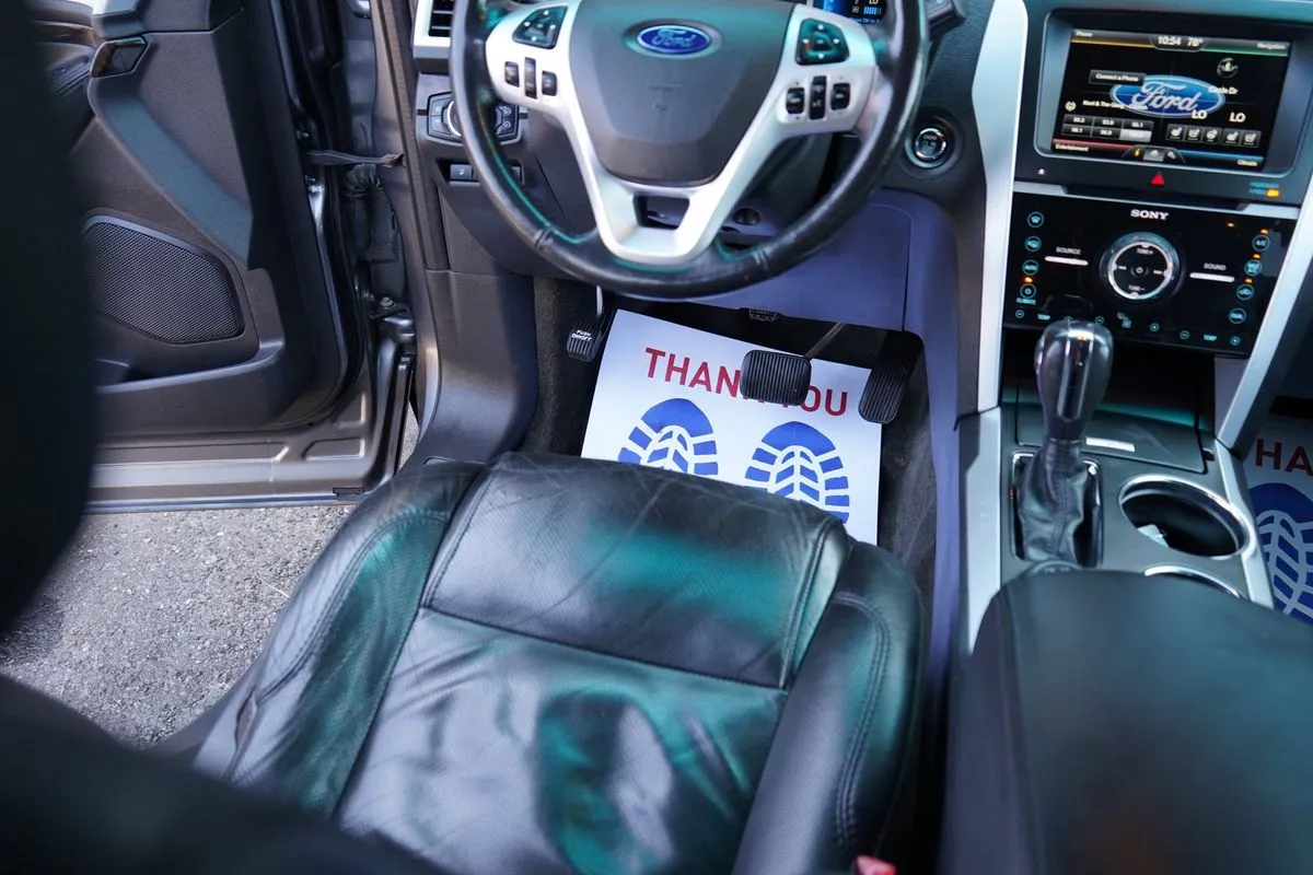 Ford Explorer photo 33