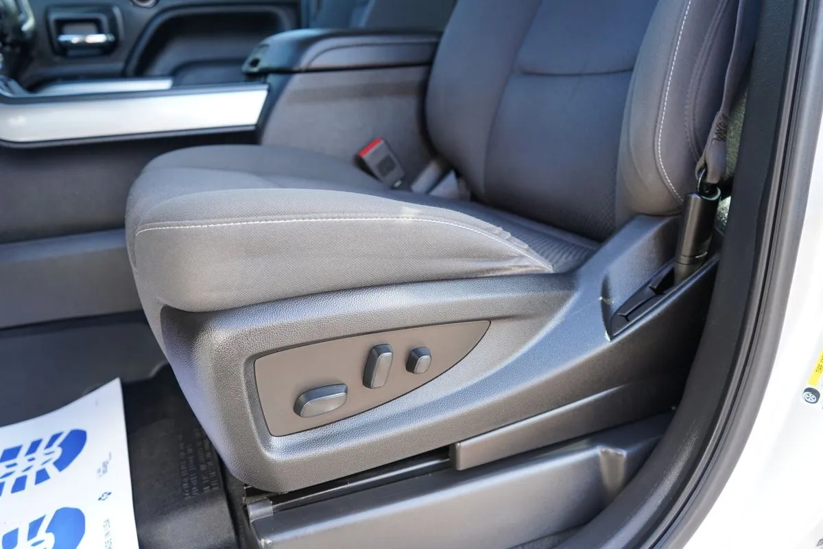 Chevrolet Silverado photo 25