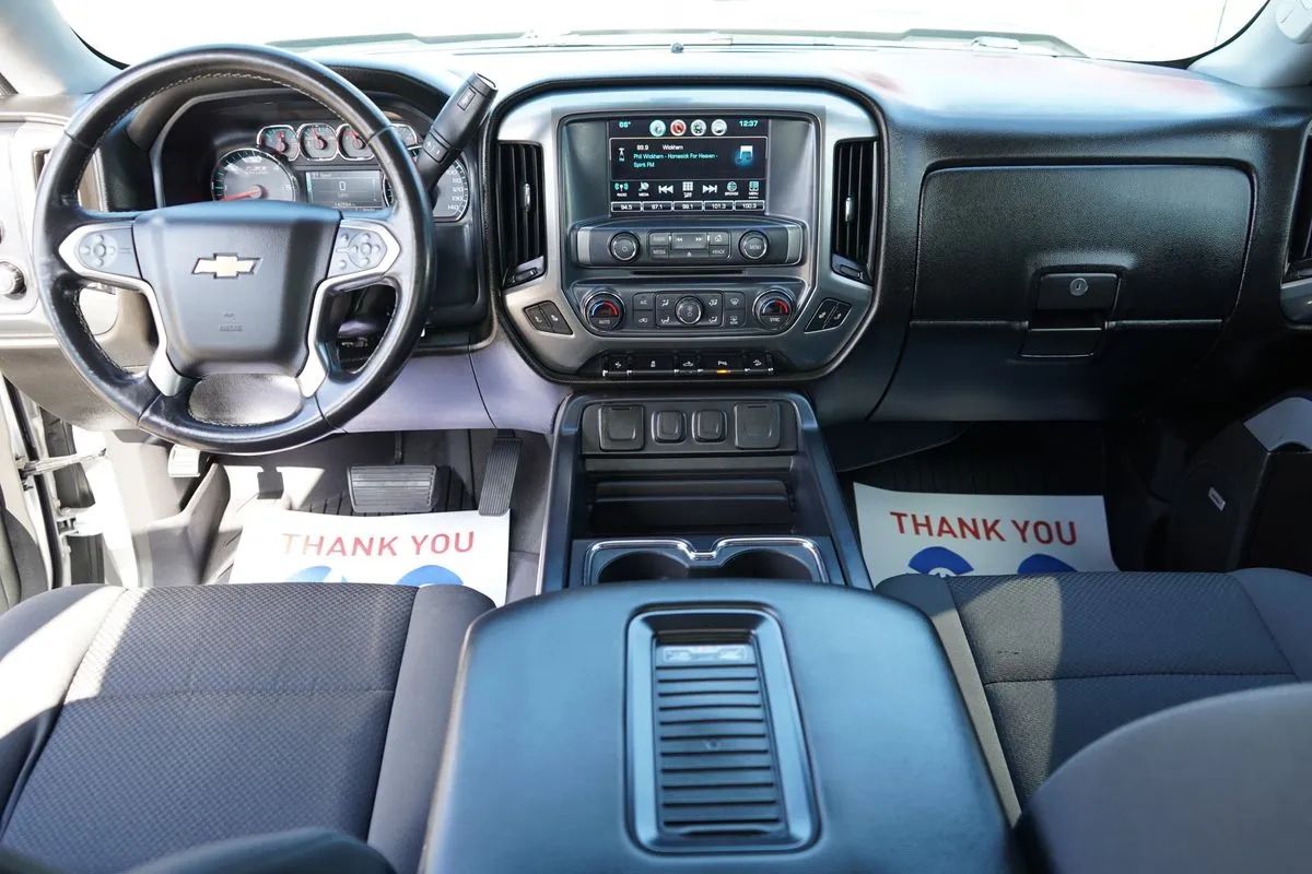 Chevrolet Silverado photo 19