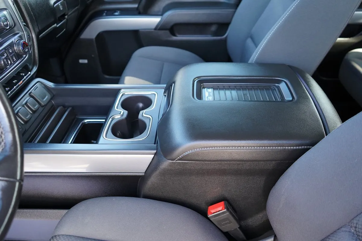 Chevrolet Silverado photo 26