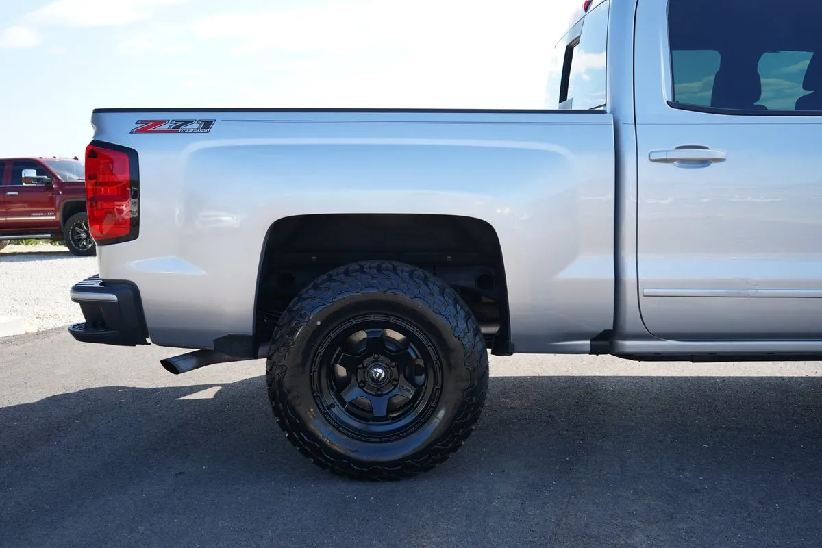 Chevrolet Silverado photo 12