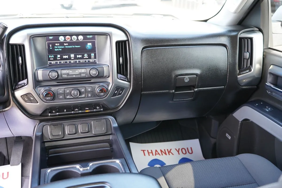 Chevrolet Silverado photo 21