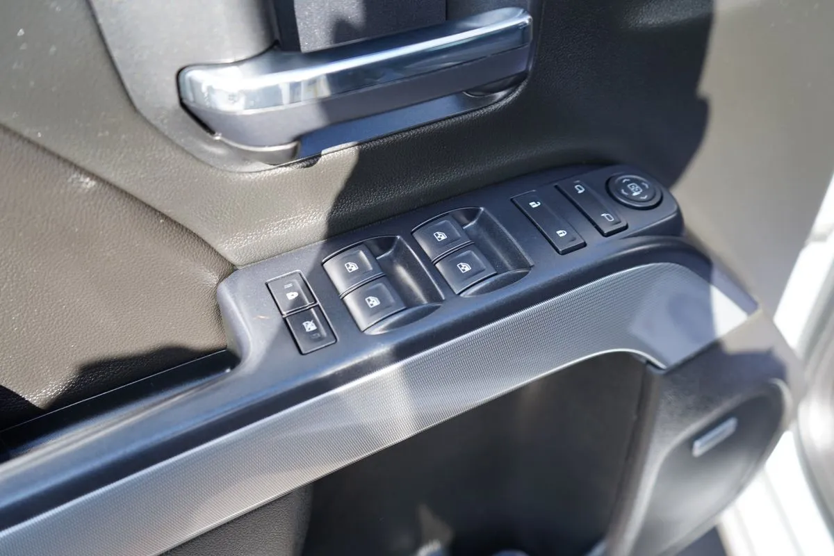 Chevrolet Silverado photo 36