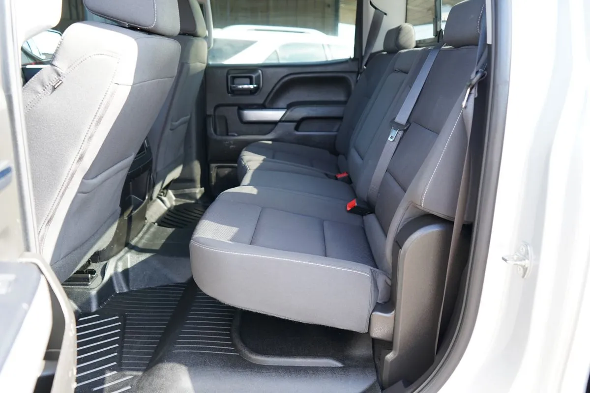 Chevrolet Silverado photo 44