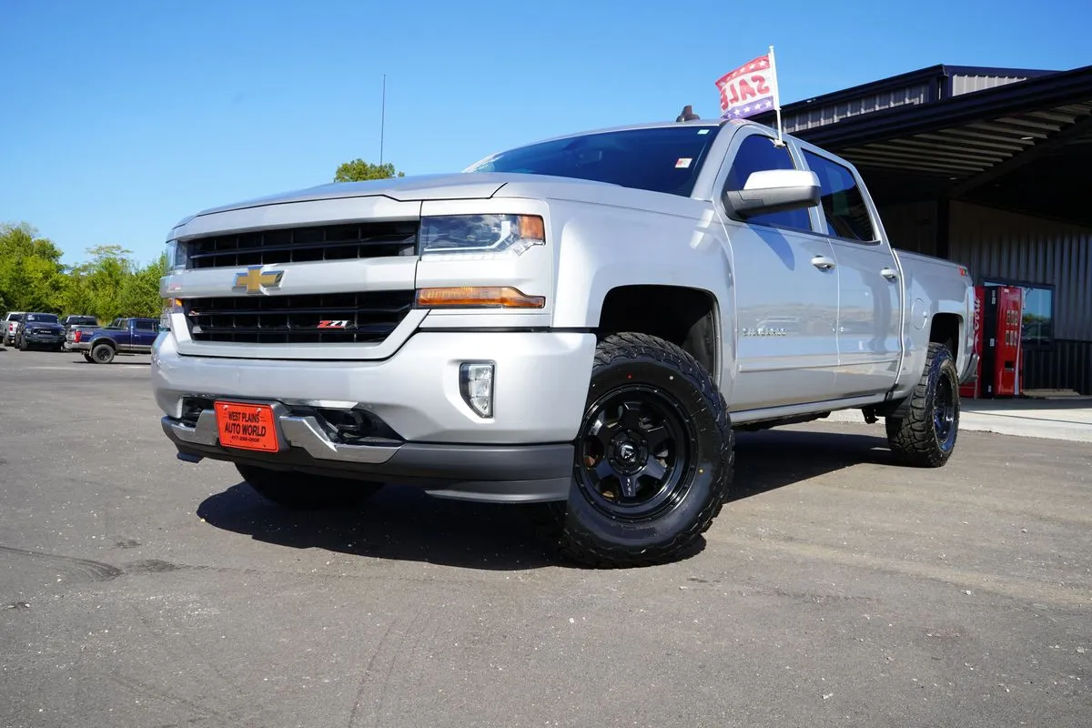Silver 2018 Chevrolet Silverado 1500 2LT for sale in West Plains, MO