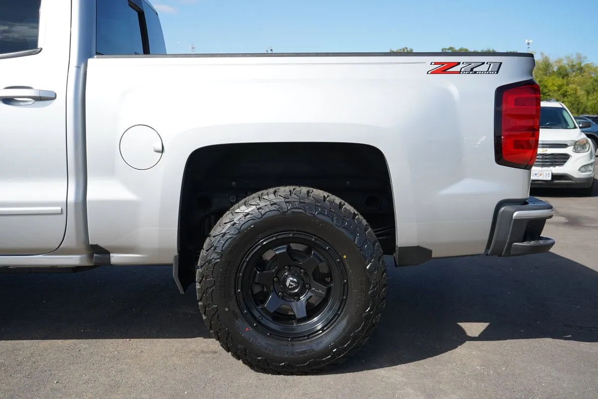 Chevrolet Silverado photo 7