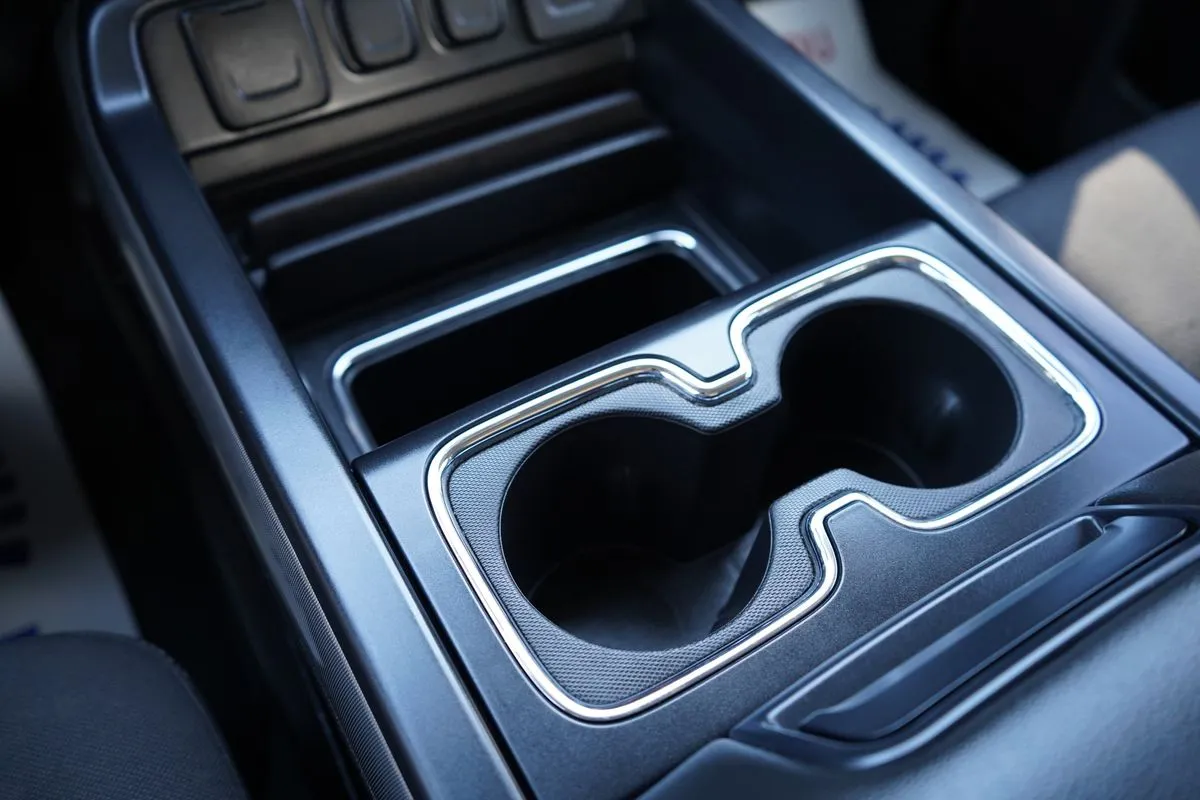 Chevrolet Silverado photo 32