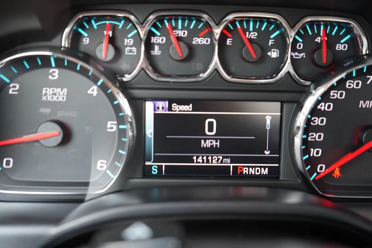 Chevrolet Silverado photo 22