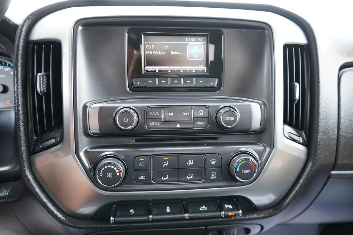 Chevrolet Silverado photo 20