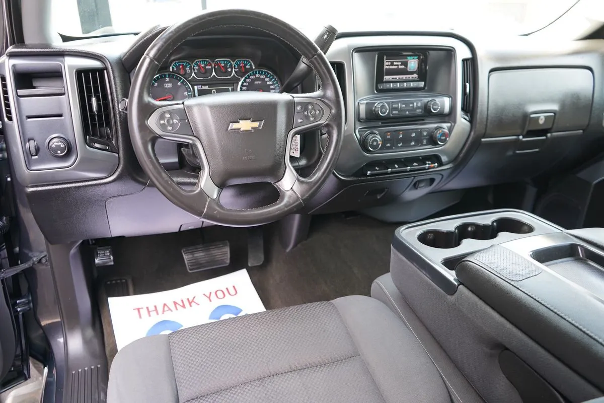 Chevrolet Silverado photo 16