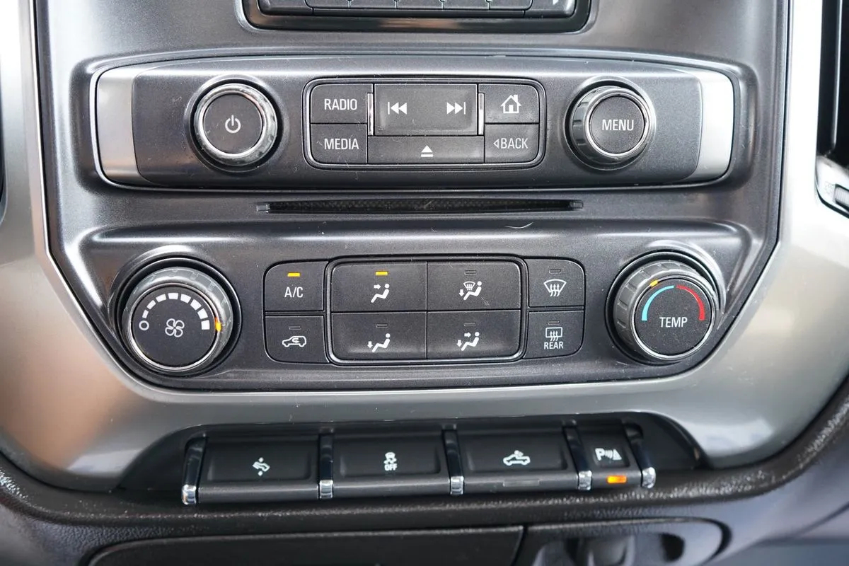 Chevrolet Silverado photo 21