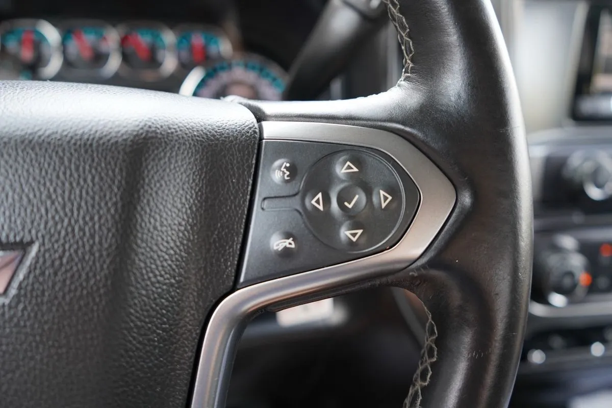 Chevrolet Silverado photo 25