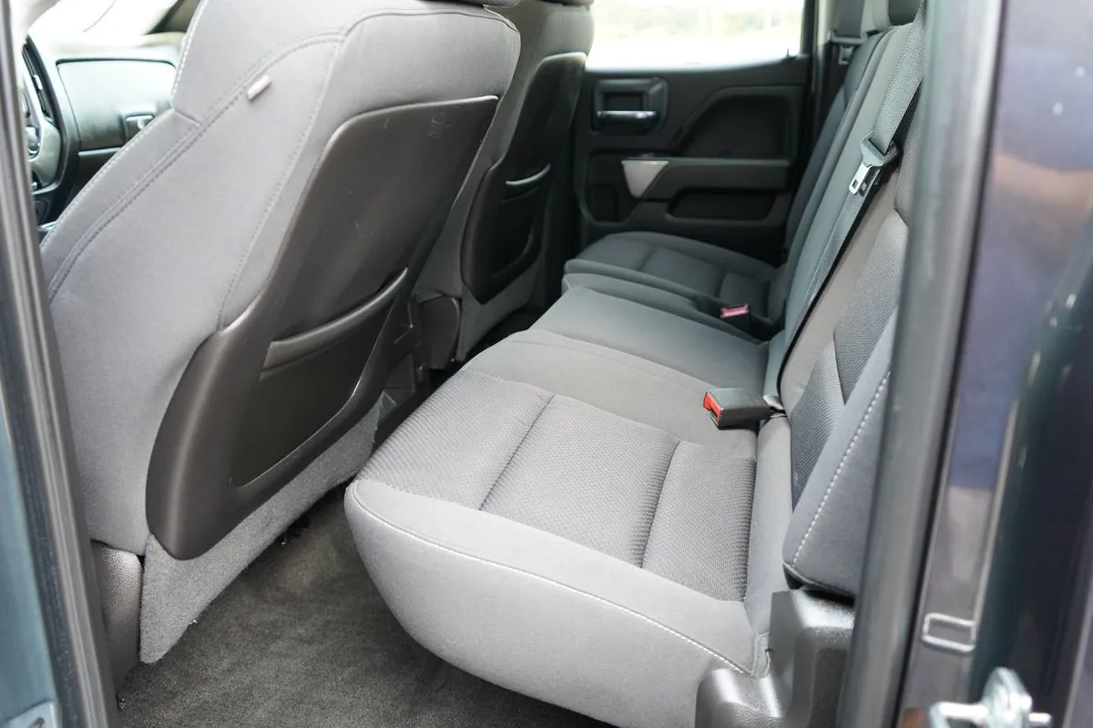 Chevrolet Silverado photo 27