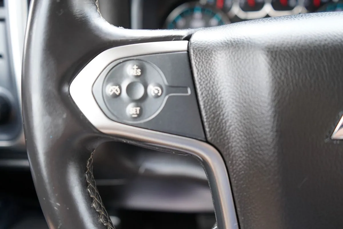 Chevrolet Silverado photo 24