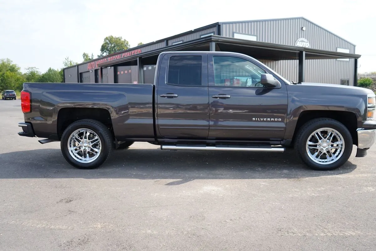 Chevrolet Silverado photo 12