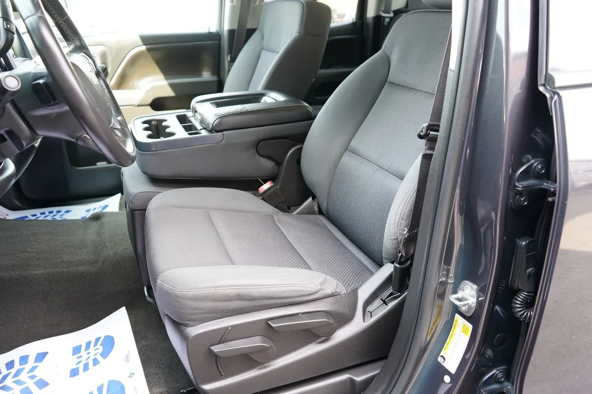 Chevrolet Silverado photo 19