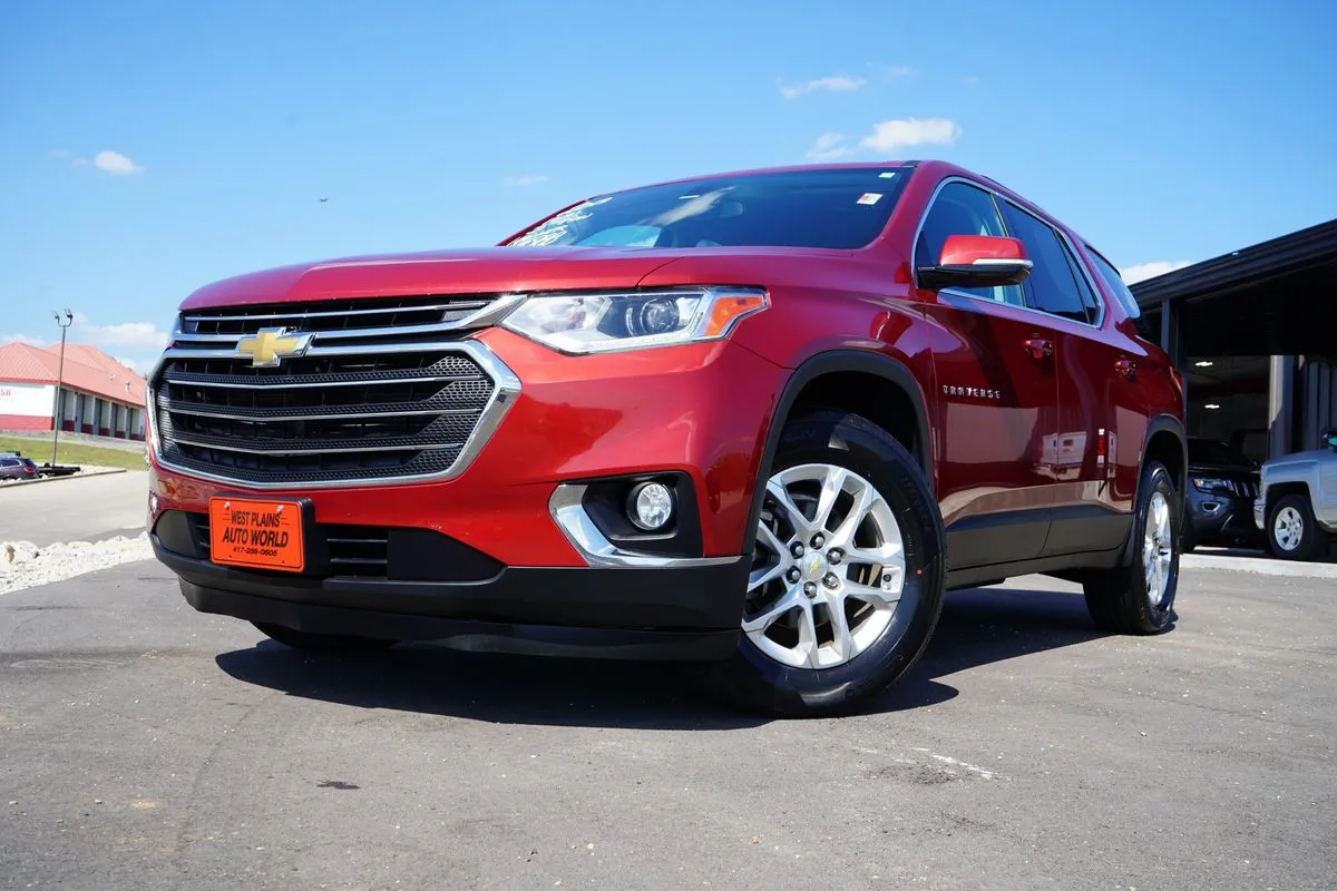 Red 2019 Chevrolet Traverse 1LT for sale in West Plains, MO