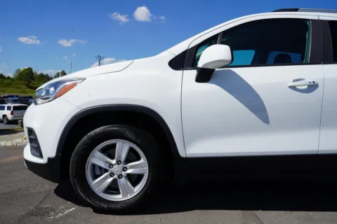 More photos of 2022 Chevrolet Trax AWD LT at West Plains Auto World, MO