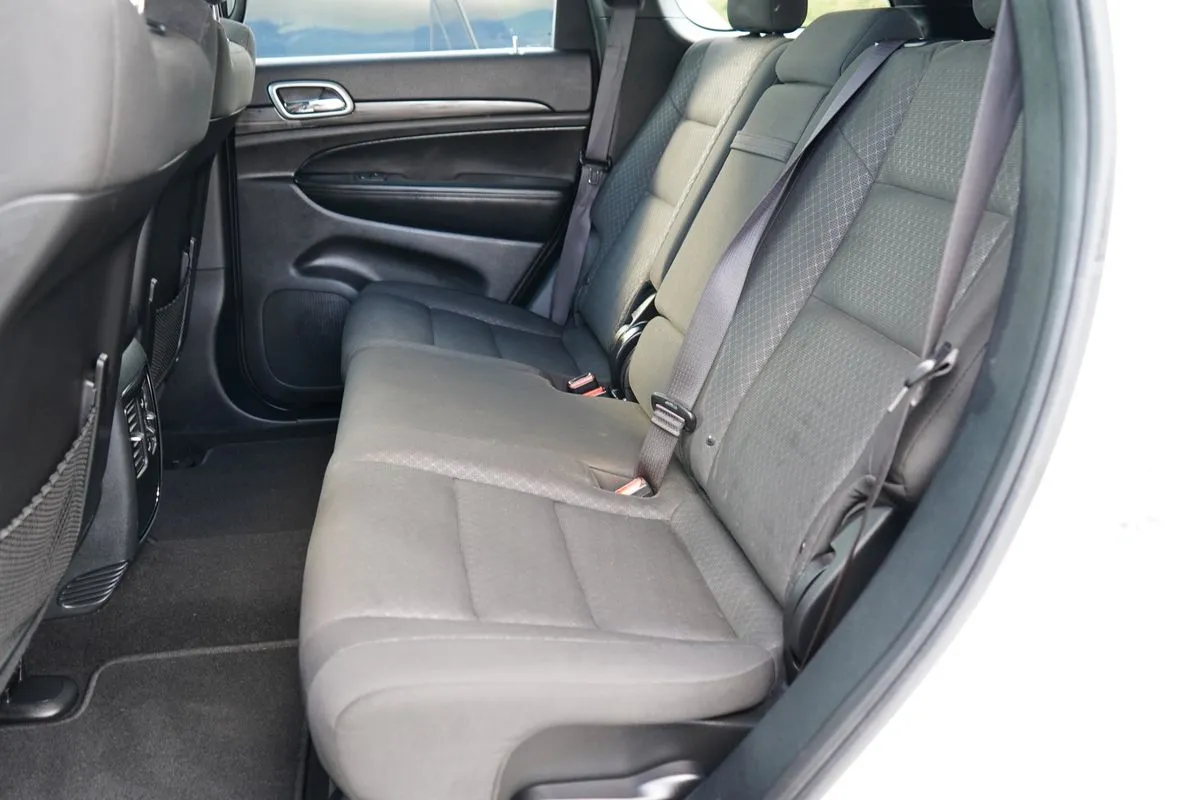 Jeep Grand Cherokee photo 35