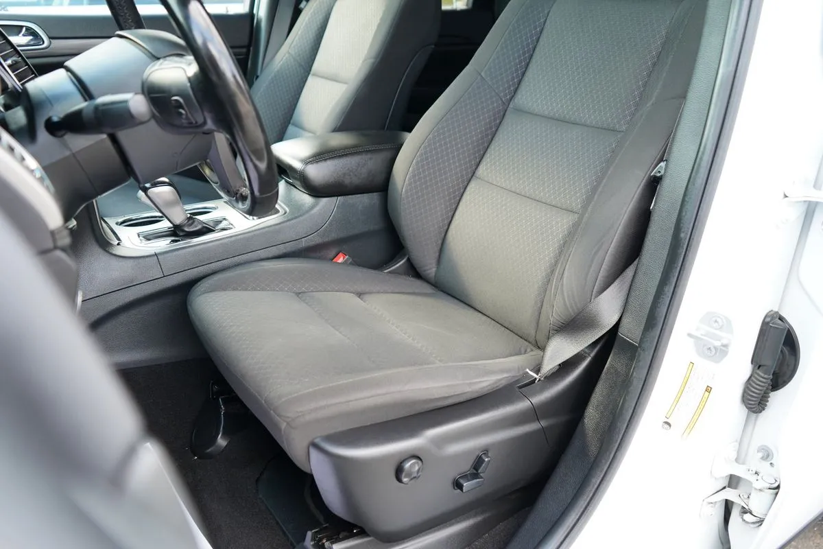 Jeep Grand Cherokee photo 16