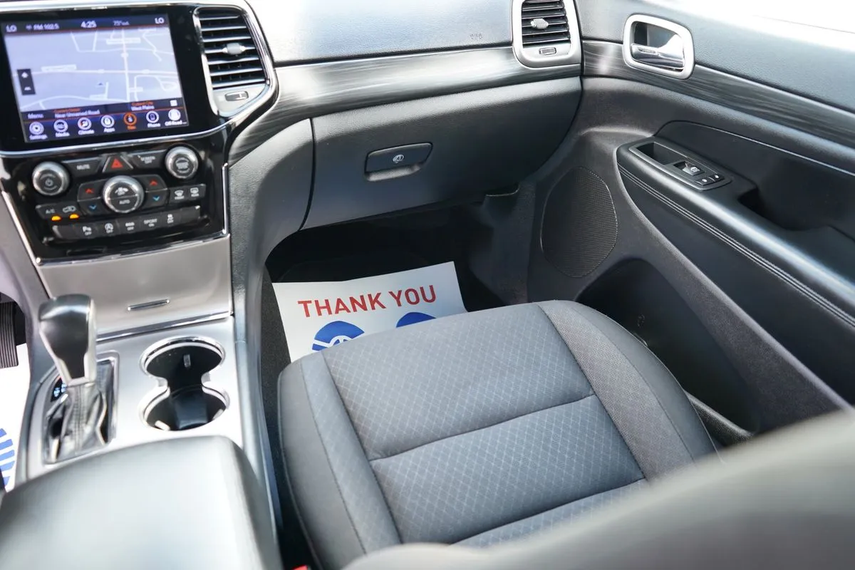 Jeep Grand Cherokee photo 30