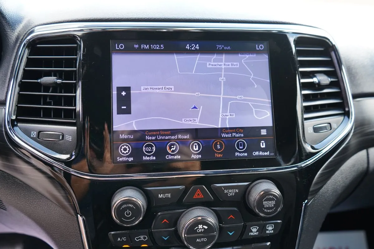 Jeep Grand Cherokee photo 25