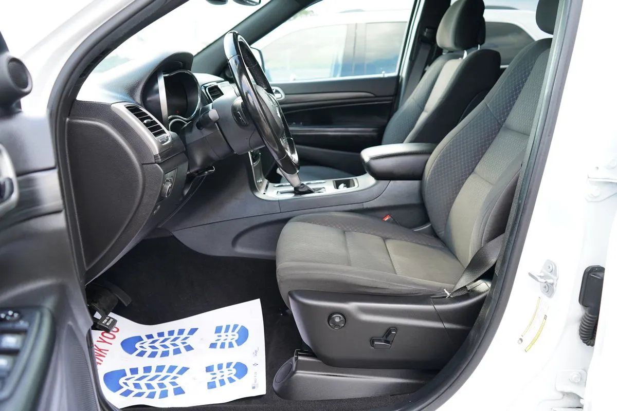 Jeep Grand Cherokee photo 19