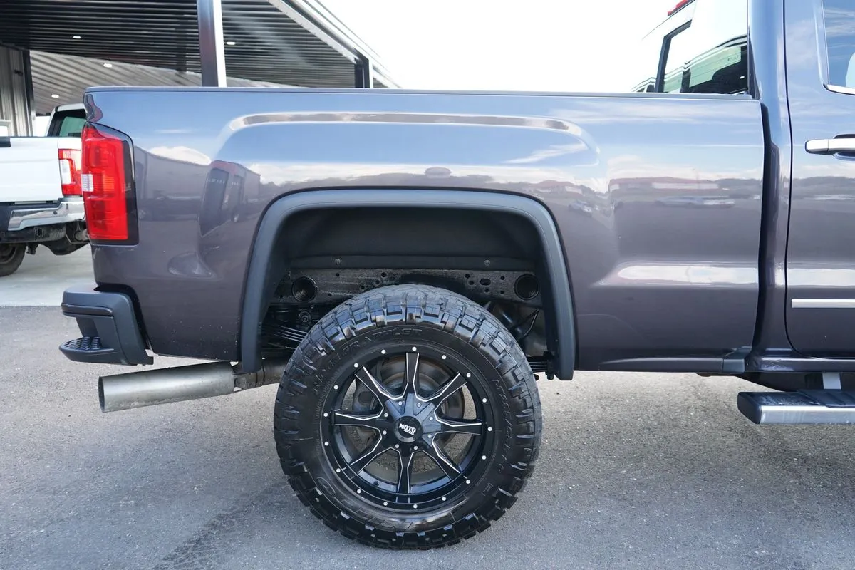 GMC Sierra photo 11