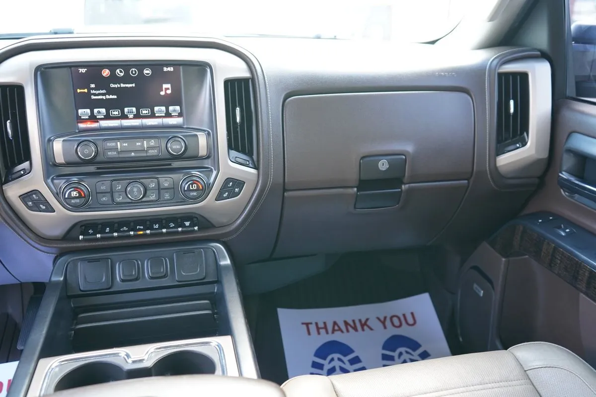 GMC Sierra photo 18