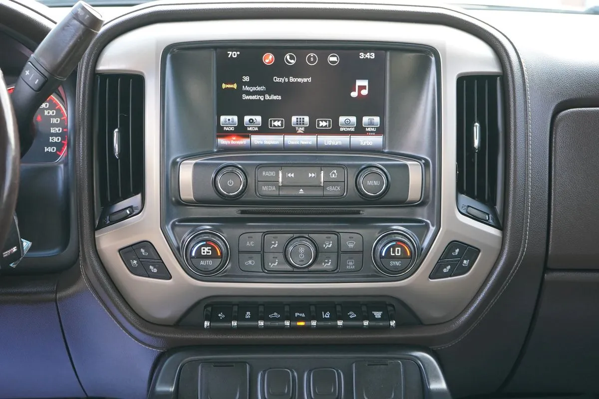 GMC Sierra photo 25