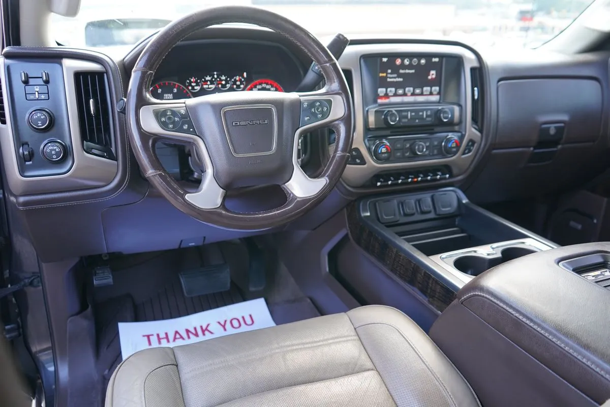 GMC Sierra photo 14