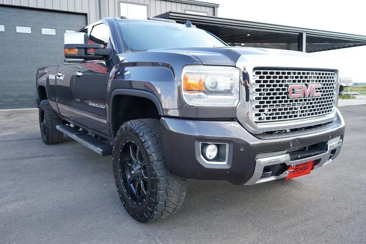 GMC Sierra photo 13