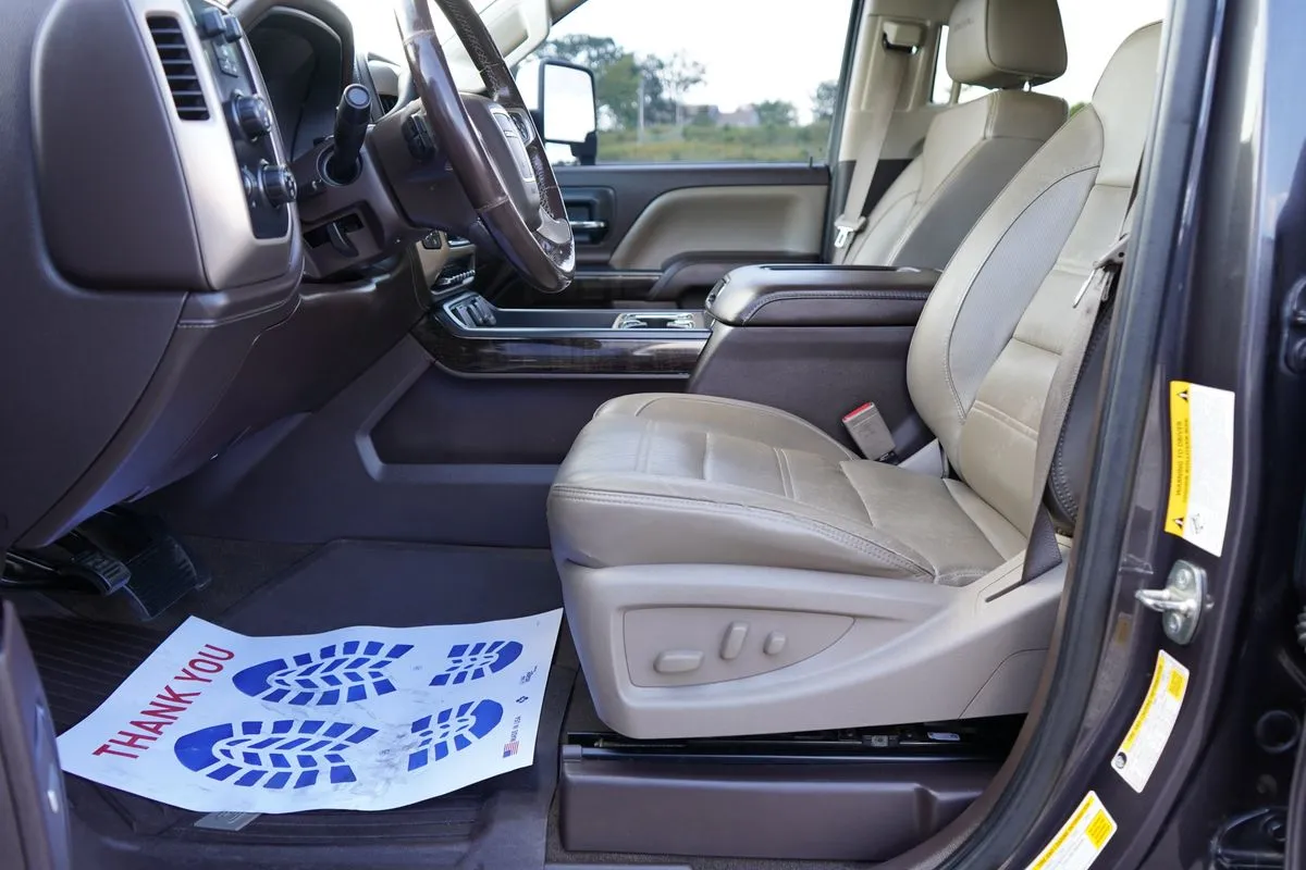 GMC Sierra photo 19