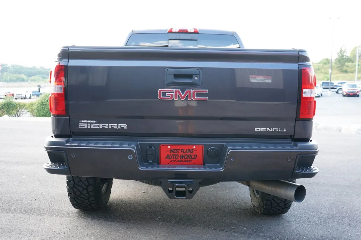GMC Sierra photo 9