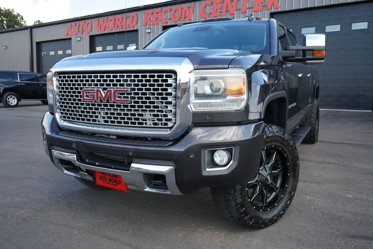 GMC Sierra photo 2