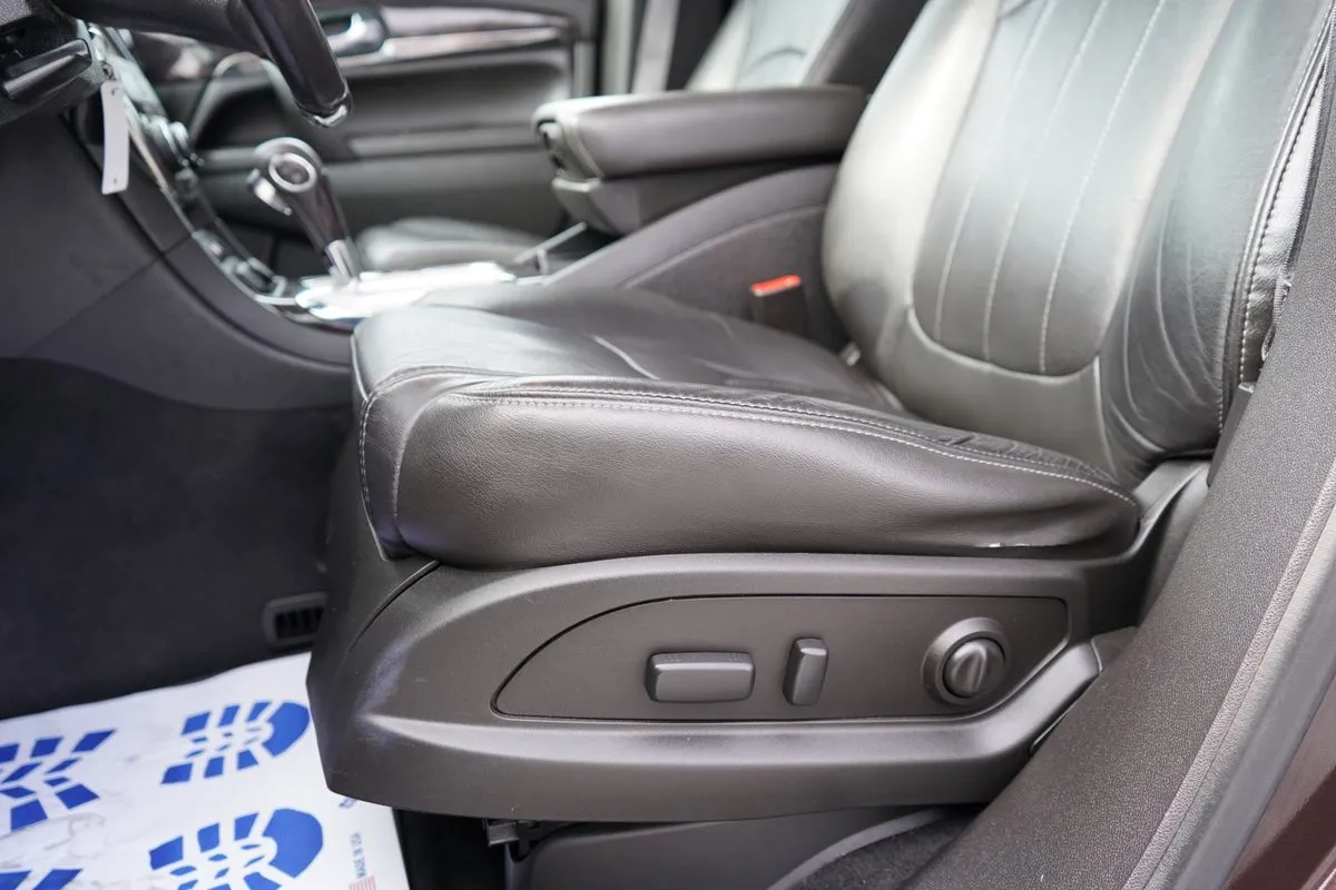 Buick Enclave photo 24
