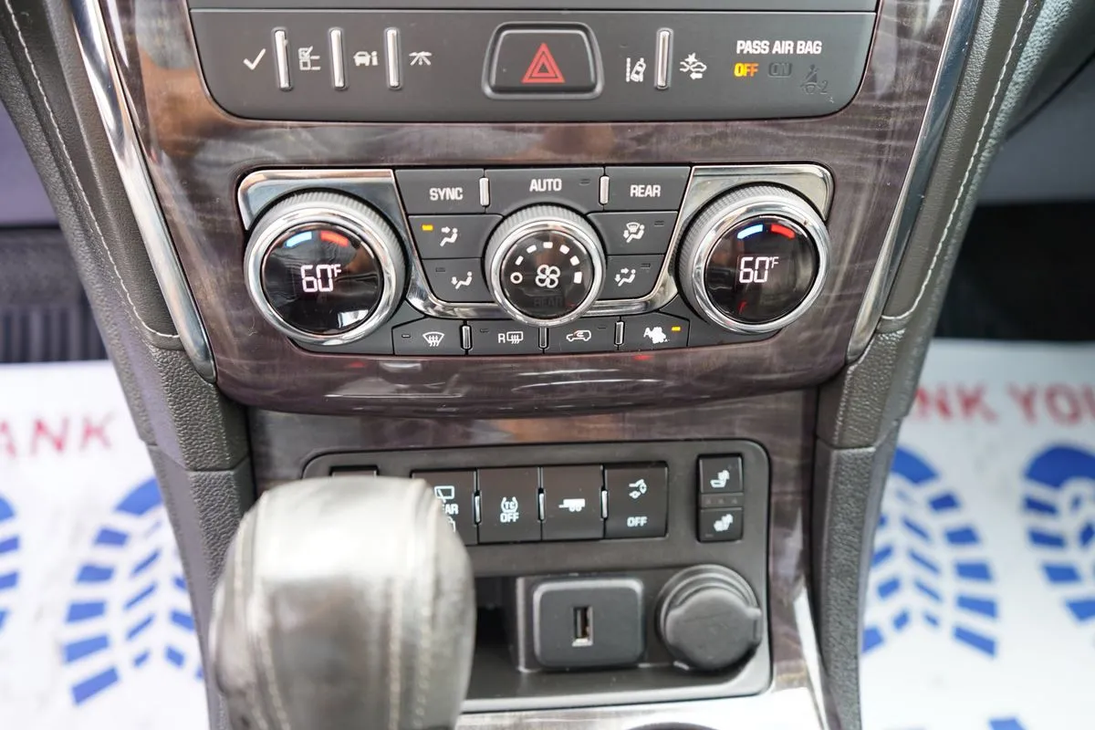 Buick Enclave photo 30