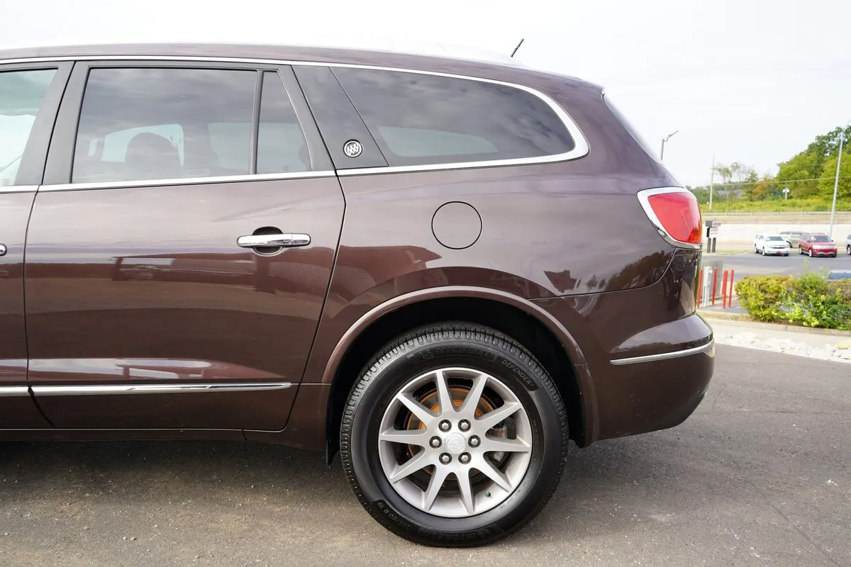 Buick Enclave photo 7