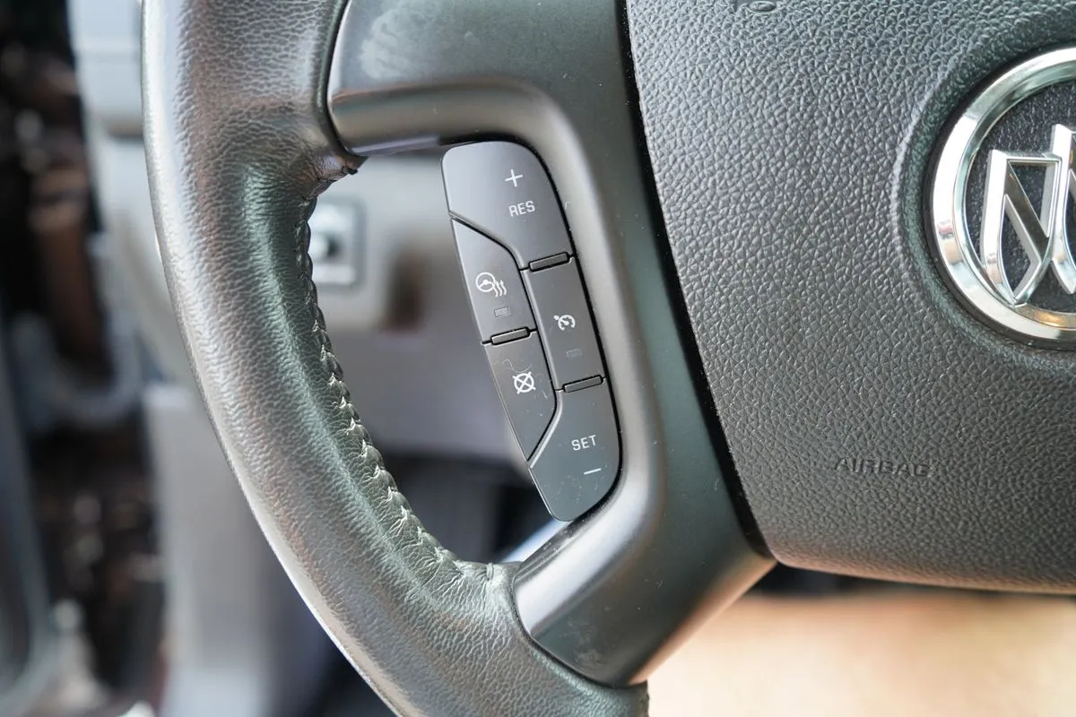 Buick Enclave photo 34