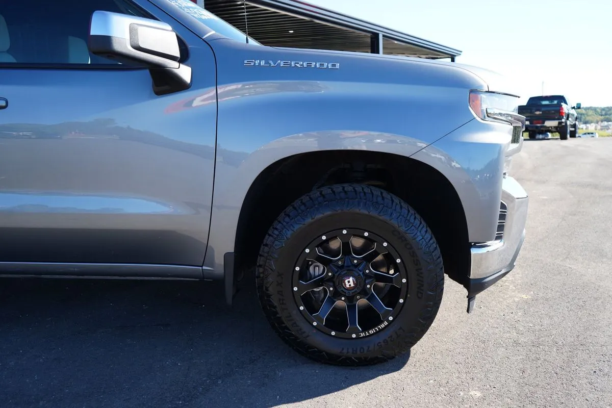 Chevrolet Silverado photo 12
