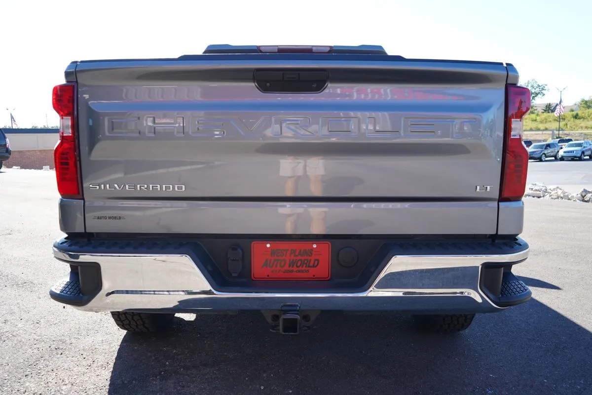 Chevrolet Silverado photo 9