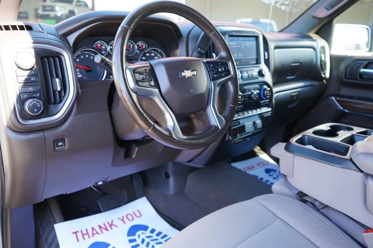 Chevrolet Silverado photo 20