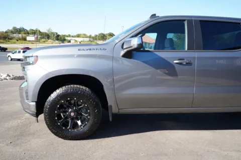More photos of 2020 Chevrolet Silverado 1500 4WD Crew Cab Short Bed LT at West Plains Auto World, MO