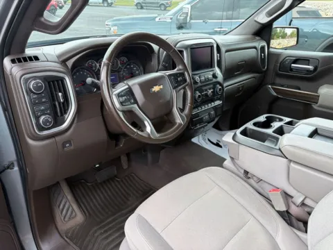 More photos of 2020 Chevrolet Silverado 1500 4WD Crew Cab Short Bed LT at West Plains Auto World, MO