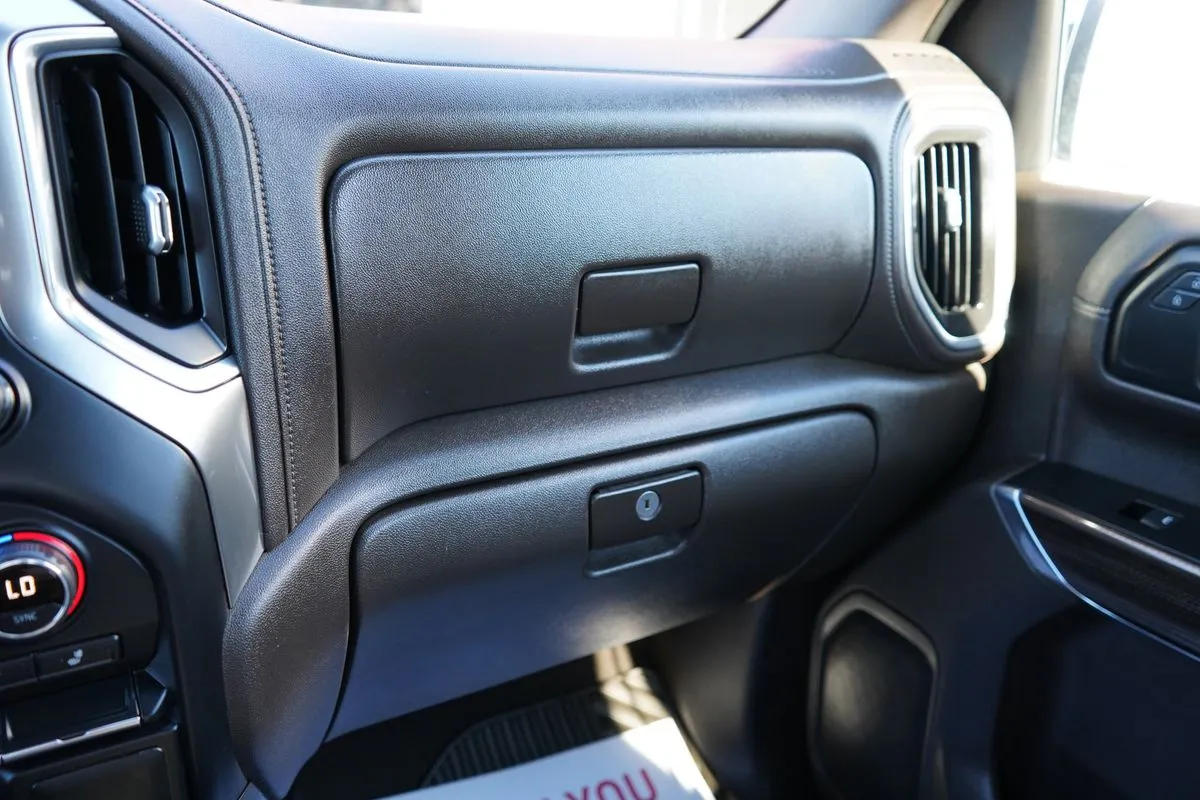 Chevrolet Silverado photo 27