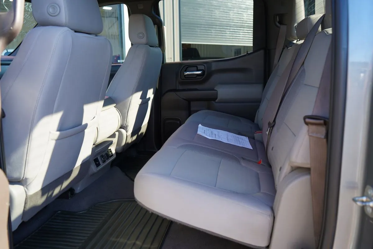 Chevrolet Silverado photo 34