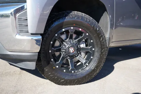 More photos of 2020 Chevrolet Silverado 1500 4WD Crew Cab Short Bed LT at West Plains Auto World, MO